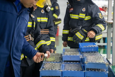Kako ugasiti požar litijumske baterije?